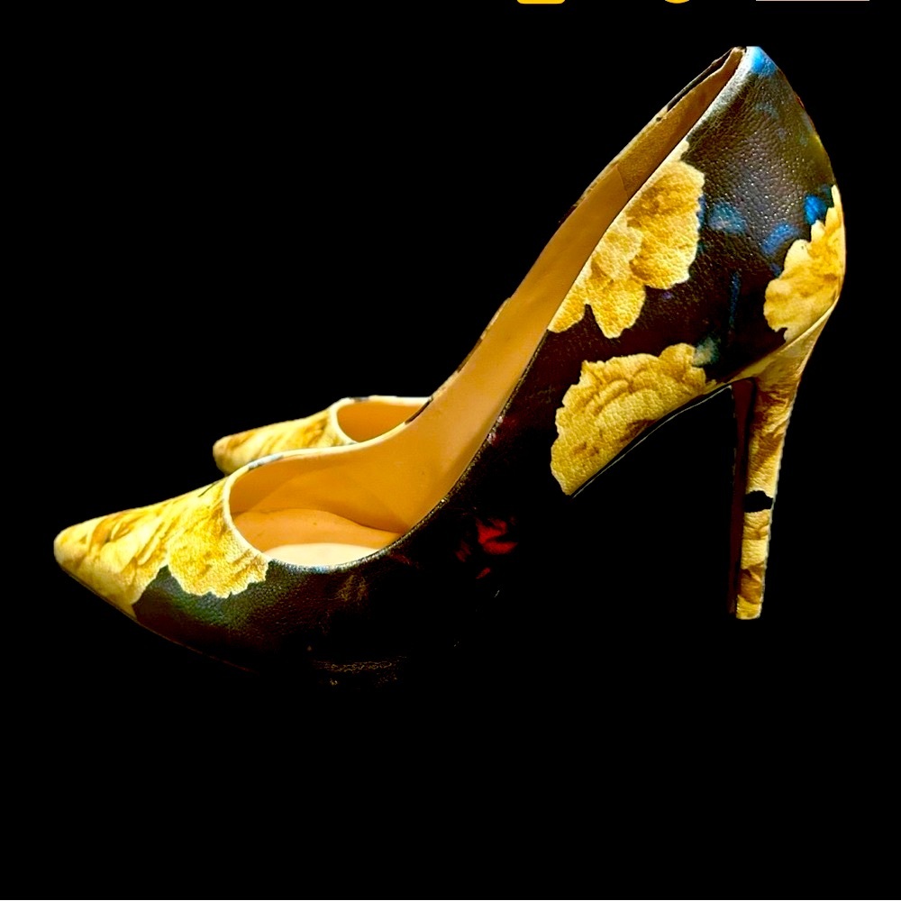 Nine West navy 💙 blue, floral 🌸 pump